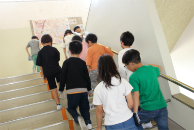 ５月１３日（水）１年学校探検
